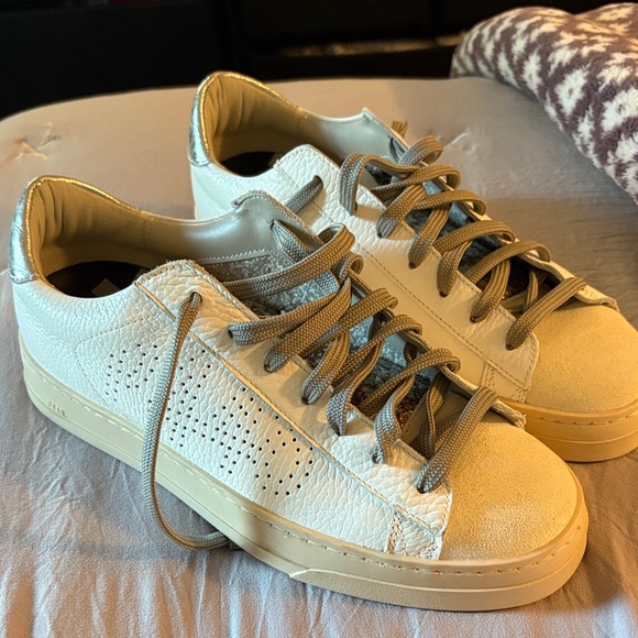 P448 White and Gold Sneakers - Picture 1 of 3